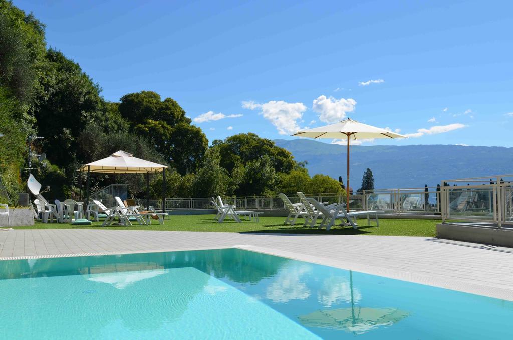 Residence Il Poggio Al Sole Toscolano Maderno Exteriör bild
