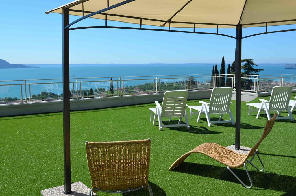 Residence Il Poggio Al Sole Toscolano Maderno Exteriör bild