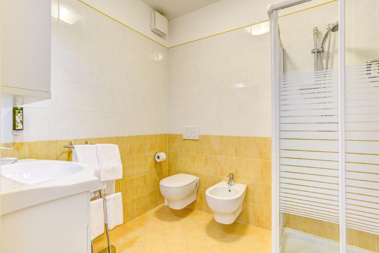 Residence Il Poggio Al Sole Toscolano Maderno Exteriör bild
